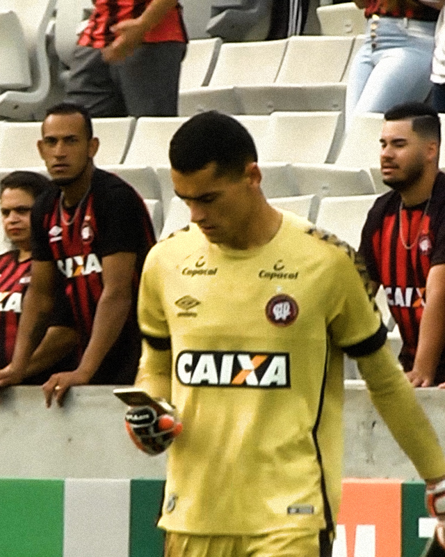 → Distracted Goalkeeper